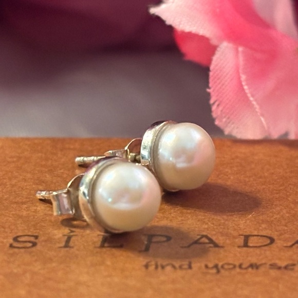 Silpada Pearl ‘SIMPLY THE BEST’ Sterling Silver Earrings P2403 - Picture 4 of 15